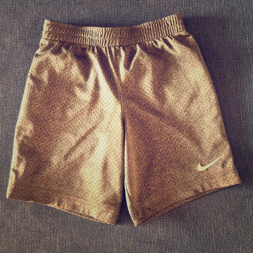 NIKE DriFit boys’ short